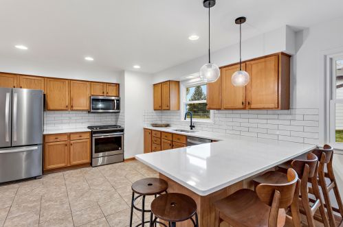 1100 Revere Dr, Oconomowoc, WI 53066-4425