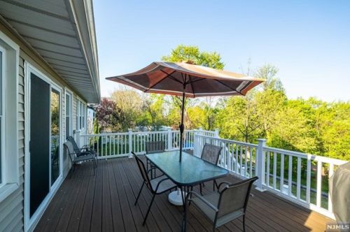 181 Overpeck Ave, Ridgefield Park NJ  07660-1218 exterior