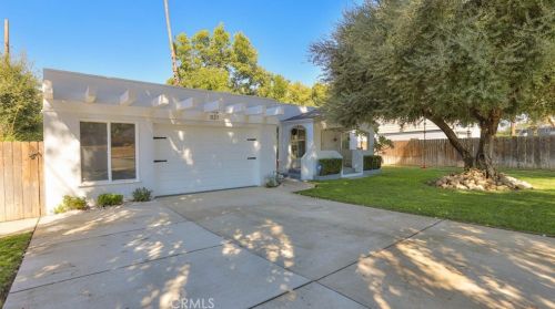1137 Cypress Ave, Redlands CA  92373-5723 exterior