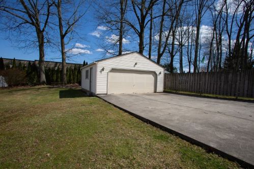 413 4th St, Hermitage, PA 16150-1803