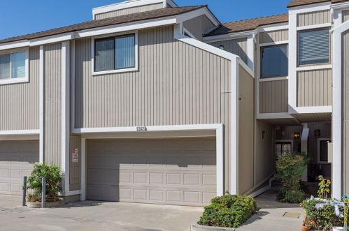 5562 Orange Ave, Cypress, CA 90630-3829