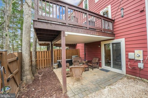 2100 Whisperwood Gln Ln, Herndon VA  20191-4117 exterior