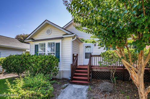 8 Wateree Ct, Beaufort SC  29902-3332 exterior