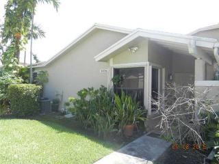6836 152nd Pl, Miami, FL 33193-2215