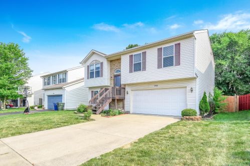 7702 Farm Hill Dr, Blacklick, OH 43004-9105