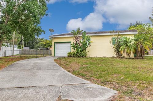 5995 59th Way, Saint Petersburg FL  33709-1833 exterior