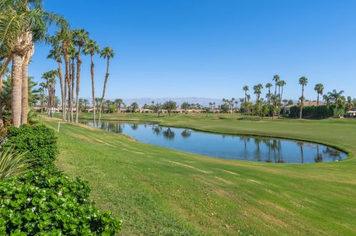 56430 Muirfield Vlg, La Quinta CA  92253-7648 exterior