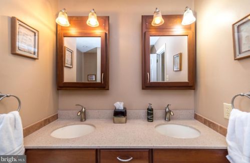 106 Claremont Dr, Lansdale PA 19446-6359 exterior