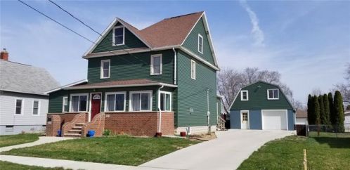 369 Main St, Genoa Bluff IA  52301-1731 exterior