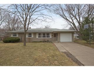 2819 Farrington St, Saint Paul, MN 55113-2406