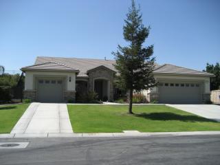 15213 Via Napoli Dr, Bakersfield, CA 93306-9412