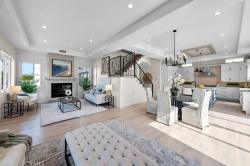 2606 Mackay Ln, Redondo Beach, CA 90278-2126