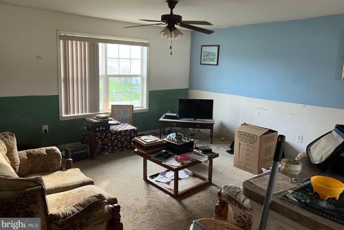 208 Pike Ct, Lees Cross Roads, PA 17257-9045