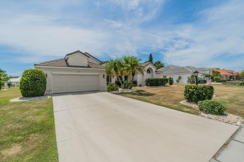 2109 New Bedford Dr, Ruskin, FL 33573-6152