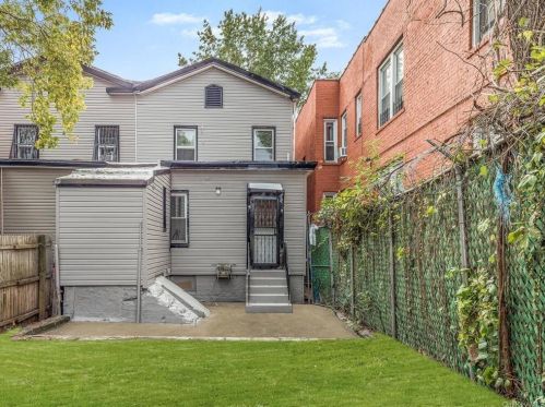 681 240th St, Bronx NY  10471-3527 exterior
