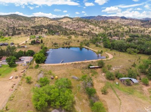 953 Apple Valley Rd, Lyons, CO 80540-9031