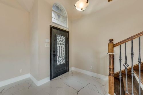 9427 Vis Cir, Irving TX  75063-5064 exterior