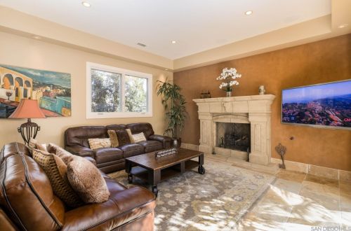 3617 Ingraham St, San Diego, CA 92109-6717