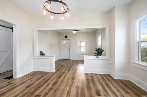 206 Meridian St, Mishawaka IN  46544-1673 exterior