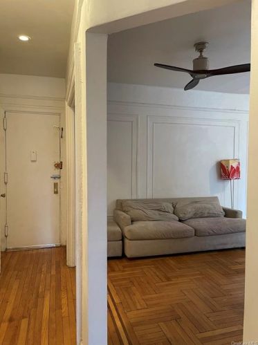 2922 Barnes Ave, Bronx NY  10467-8519 exterior