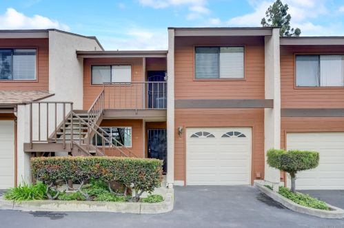 7740 Saranac Pl, La Mesa, CA 91942-8049
