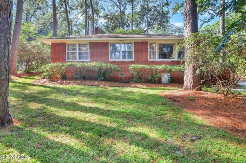 2406 Pine Ct, Beaufort, SC 29902-6048
