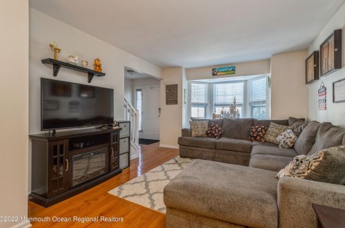 162 Brookfield Dr, Jackson Twp, NJ 08527-3860