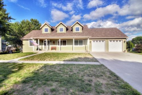 523 4th St, Colo, IA 50056-7724