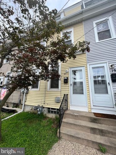 21 Sussex St, Gloucester NJ  08030-1725 exterior