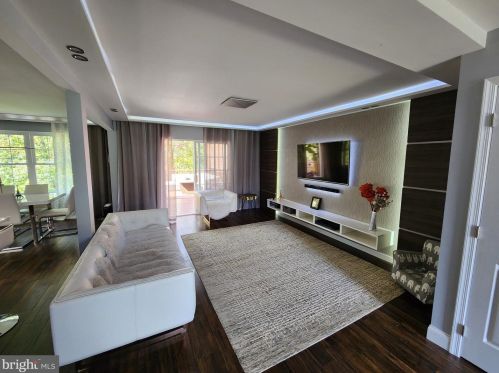 1186 Oxford Cir, Lansdale PA  19446-5241 exterior