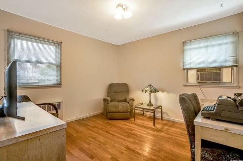 230 Gilling Rd, Seaford NY  11783-1003 exterior