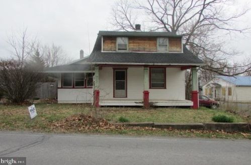 699 Front St, Mount Patrick, PA 17045-9740