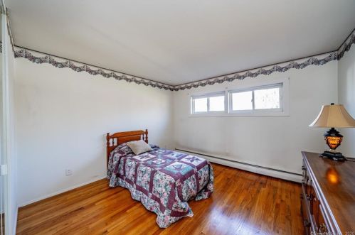 228 Grn Mnr Ter, Windsor Locks CT 06096-2737 exterior