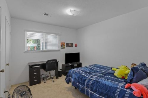2321 Southridge Dr, Modesto CA  95350-0119 exterior