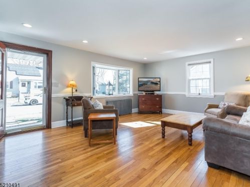 29 Kennedy Rd, Greystone Park, NJ 07950-2311