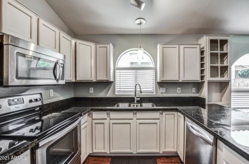 1088 Sierra St, Gilbert AZ  85296-3832 exterior