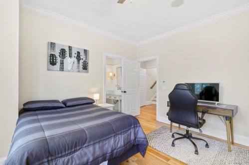109 Shelmore Blvd, Mount Pleasant SC  29464-6614 exterior