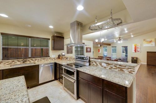 2017 Jennifer Ct, Carrollton TX 75007-3528 exterior