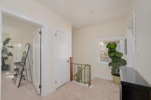 748 Beechwood Ave, Cincinnati OH  45232-1716 exterior