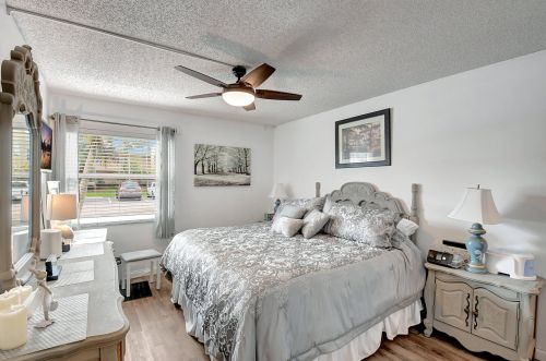 828 Flanders R, Delray Beach FL  33484-5335 exterior