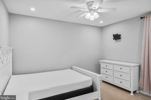 17 Hillside Ln, Berlin Boro NJ  08009-1703 exterior