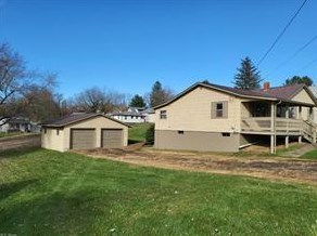 365 White Oak Ave, Zanesville, OH 43701-5155
