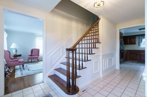 107 White Deer Rock Rd, Waterbury, CT 06762-1313