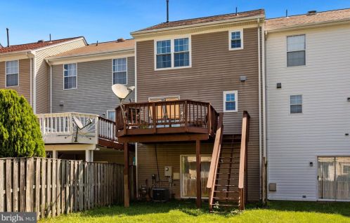 605 Warrenton Ter, Leesburg VA  20176-2466 exterior