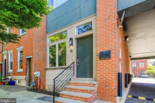 919 5th St, Philadelphia, PA 19147-4107