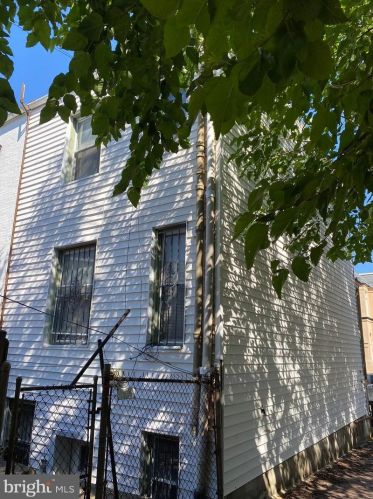 224 Elm St, Washington DC  20001-1713 exterior