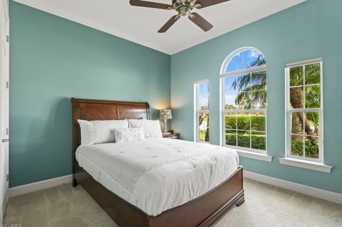 9463 Quarry Dr, Naples FL  34120-5223 exterior