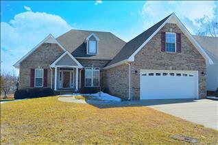 1883 Camelot Dr, Clarksville, TN 37040-3184