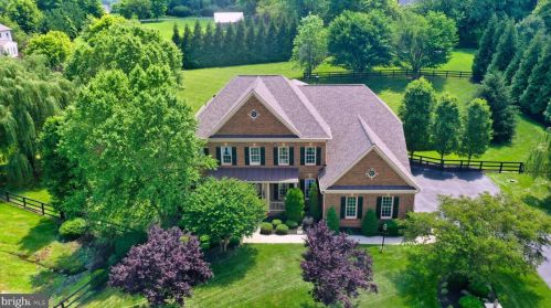 17176 Westfield Pl, Hamilton, VA 20158-9458