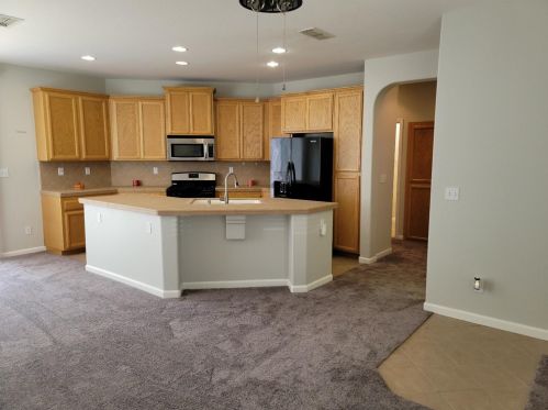 548 Arlingdale Cir, Rio Linda CA  95673-1479 exterior